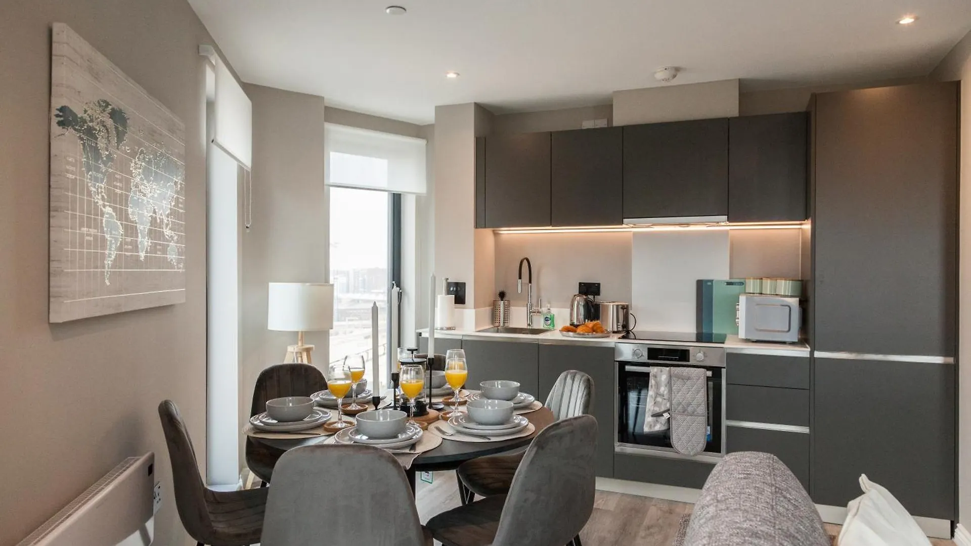 2 Bed Flats Near Station & City Centre - Sleeps 6 리즈 영국