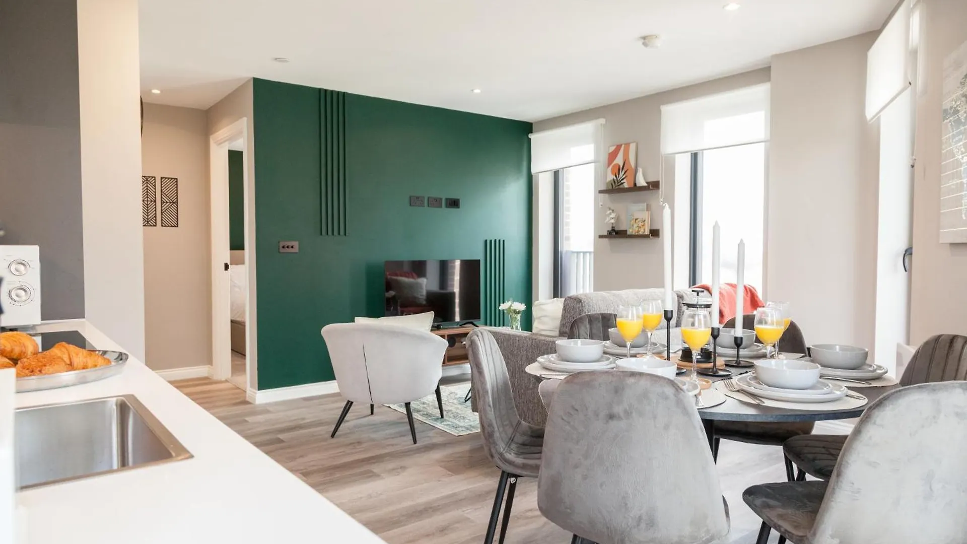2 Bed Flats Near Station & City Centre - Sleeps 6 리즈
