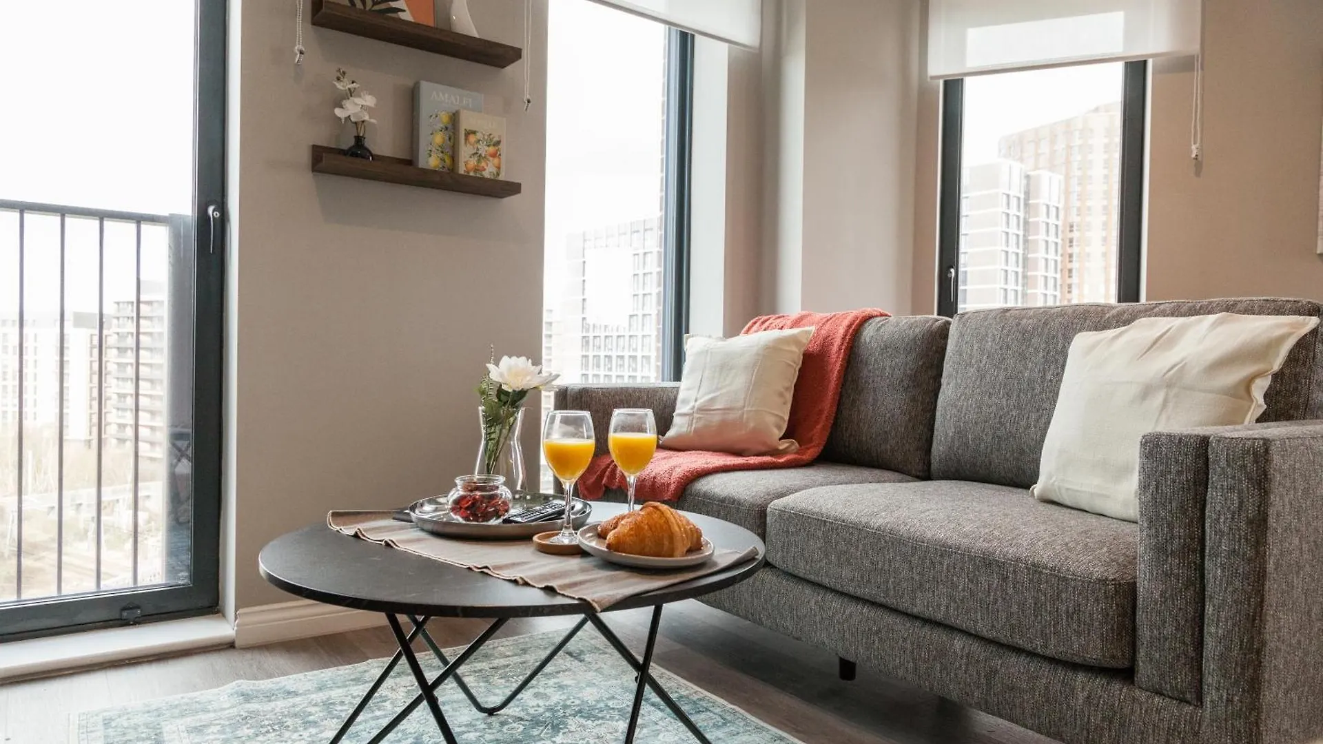 아파트 2 Bed Flats Near Station & City Centre - Sleeps 6 리즈 영국