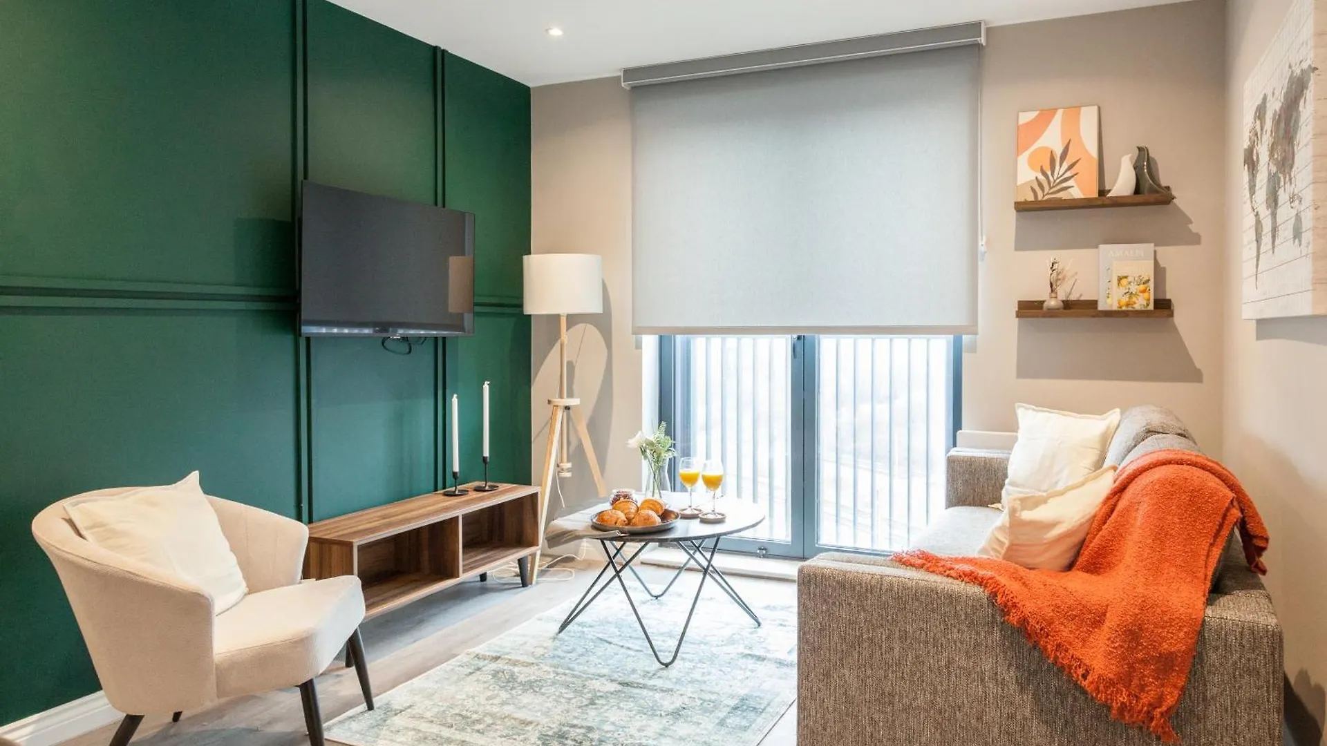 2 Bed Flats Near Station & City Centre - Sleeps 6 리즈 아파트